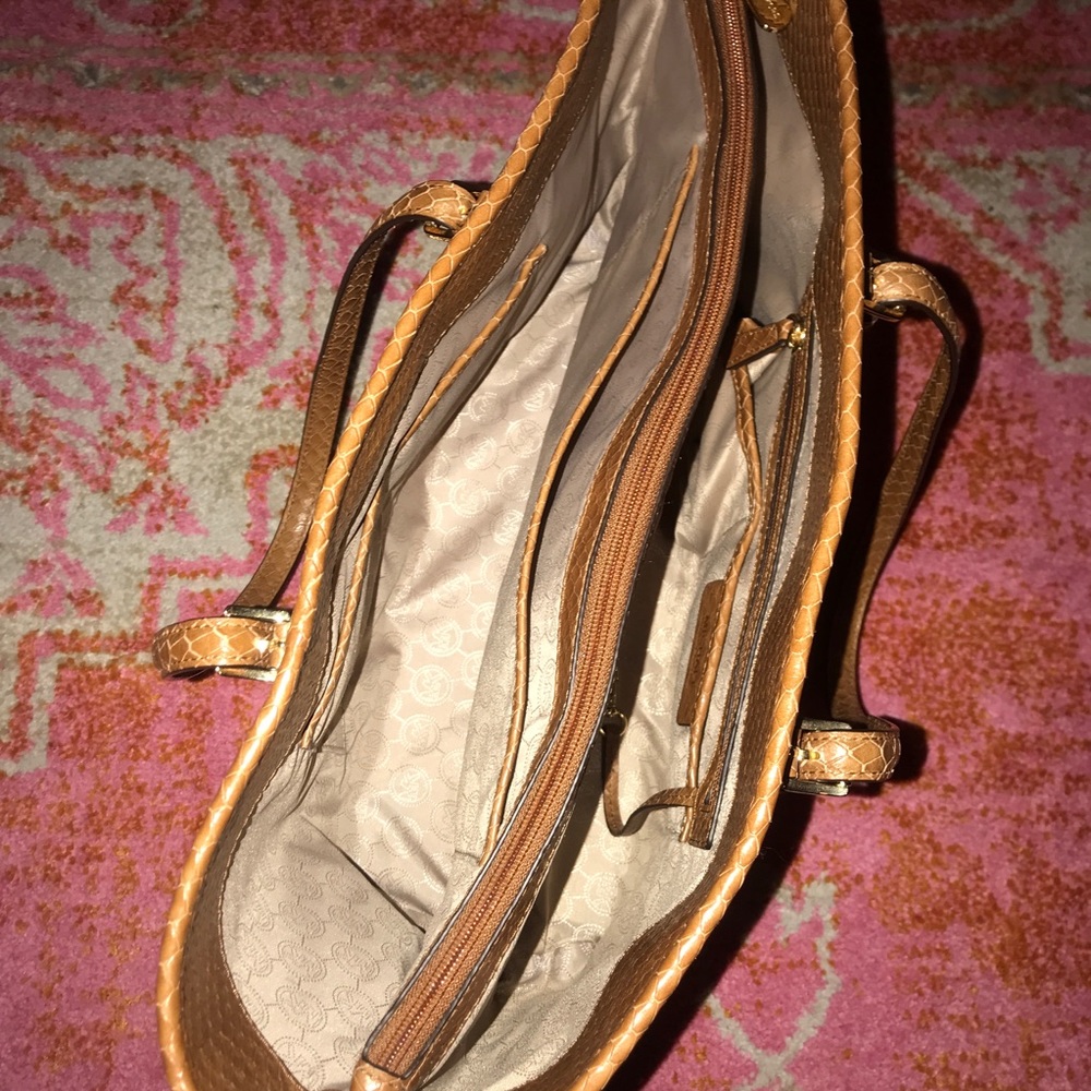 Michael Kors Jet Set Travel Tote - Brown Leather - Picture 4 of 7
